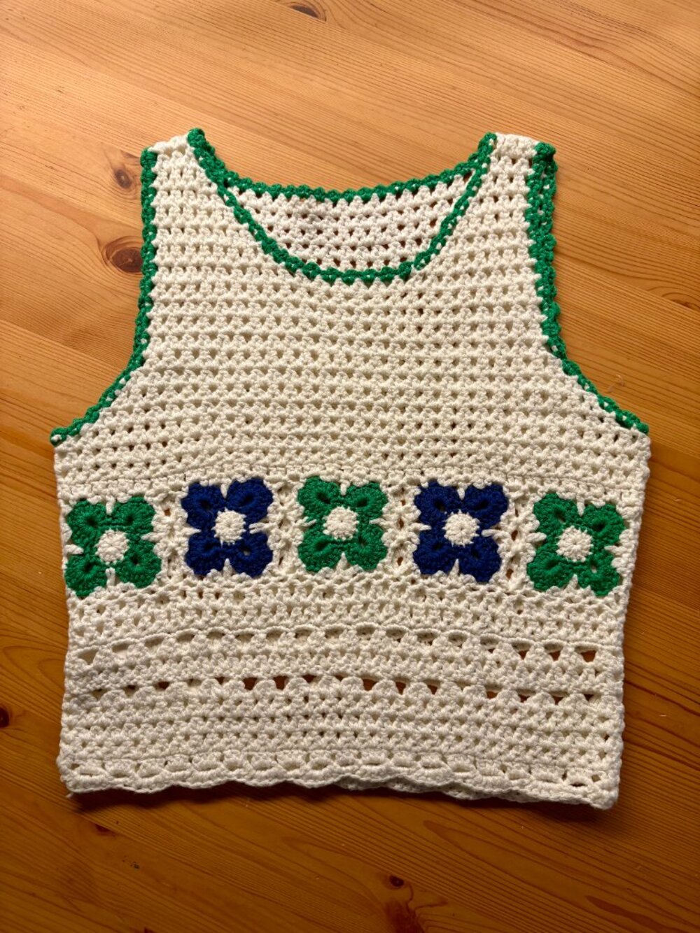 Commense Floral Crochet Sweater Vest - Size Small
